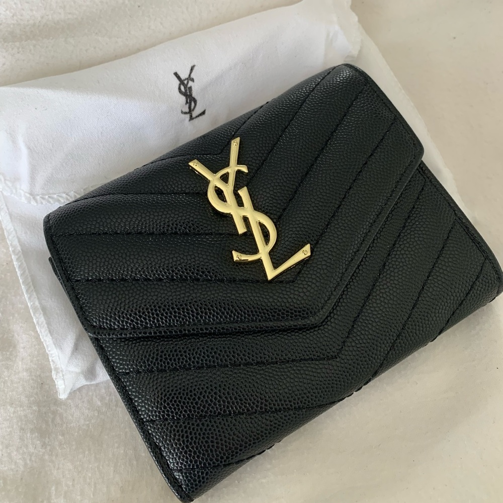 Tri-fold wallet